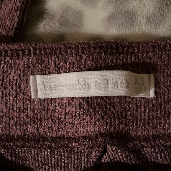 Abercrombie & Fitch XS Lounge Pants – Ruffled Hem, 25” Inseam - Picture 2 of 6